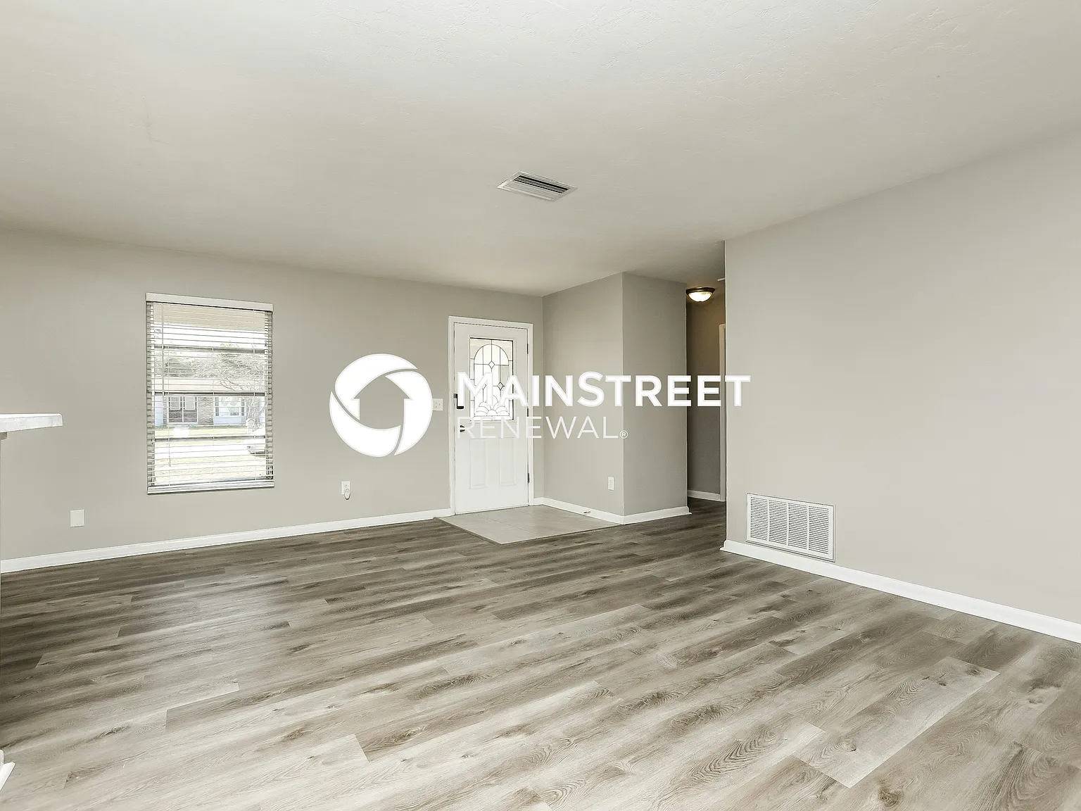 686 Hager St — Photo 2