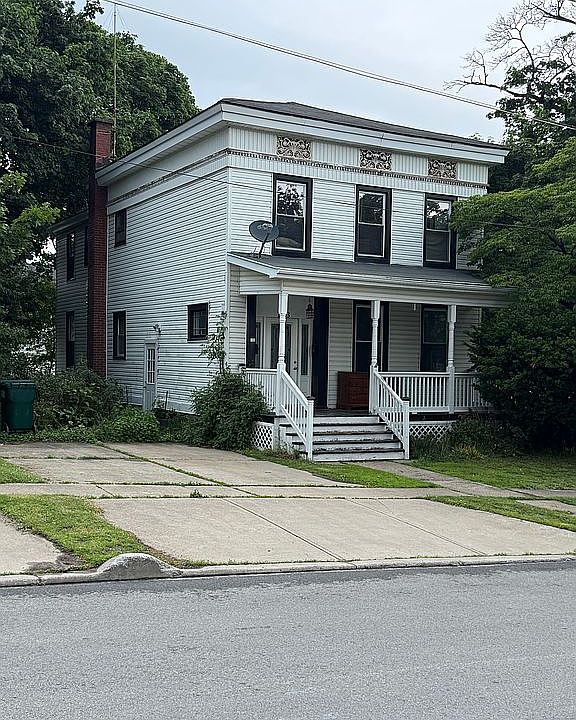 1st image of 113 E Mohawk St