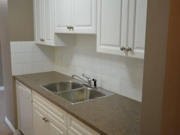 320-635 4th Ave NE #320, Calgary, AB T2E 0K3