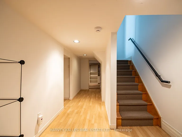 495 Deloraine Ave — Photo 39