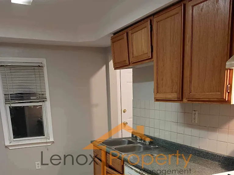 7020 Republic Ave — Photo 2