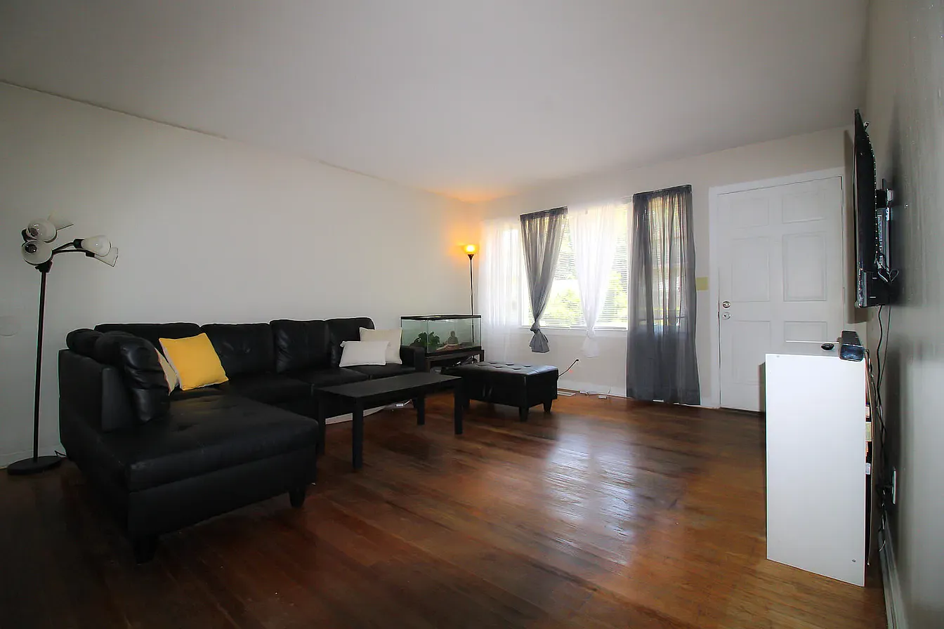 4 bed, 1500 sqft, $1,300 — Photo 3