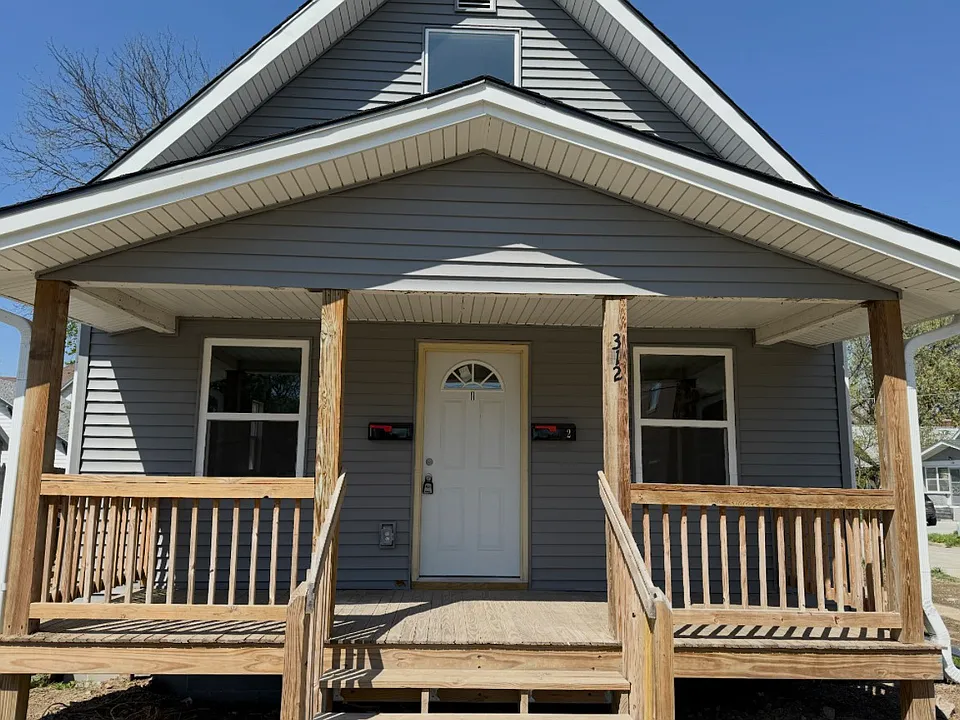 312 Curtis St #1