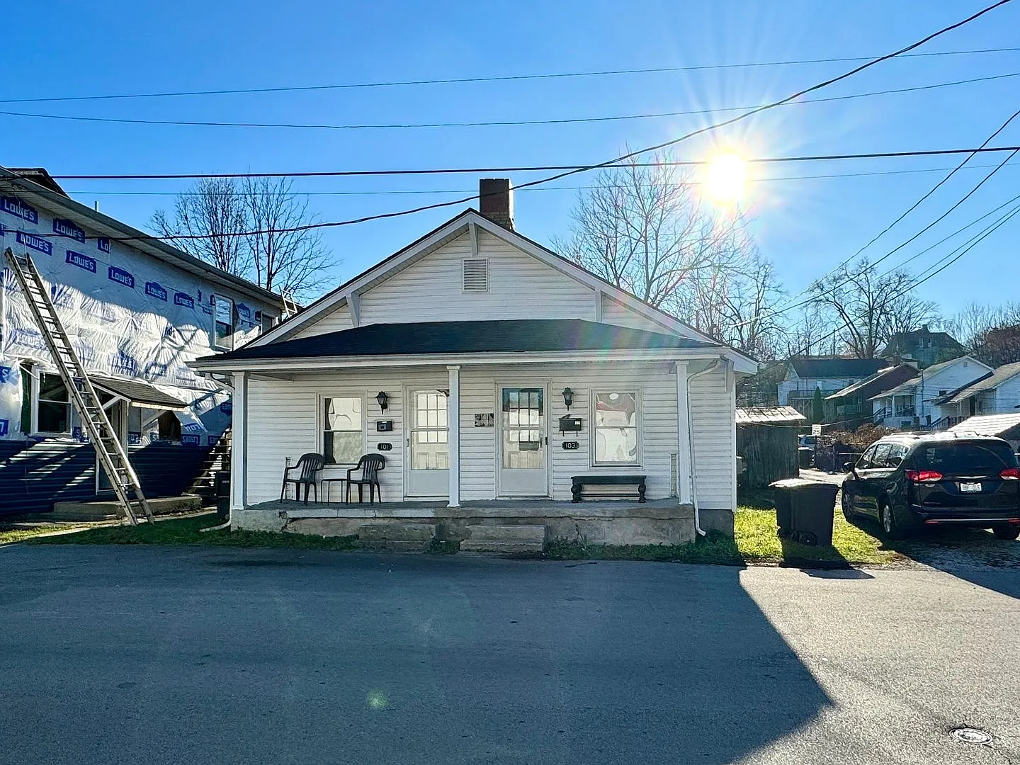 1 Bedroom Duplex! — Photo 3
