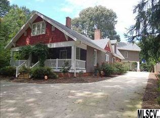 338 9th Ave NW, Hickory, NC 28601