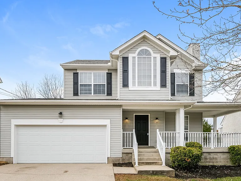 3102 Creekview Ln — Photo 1