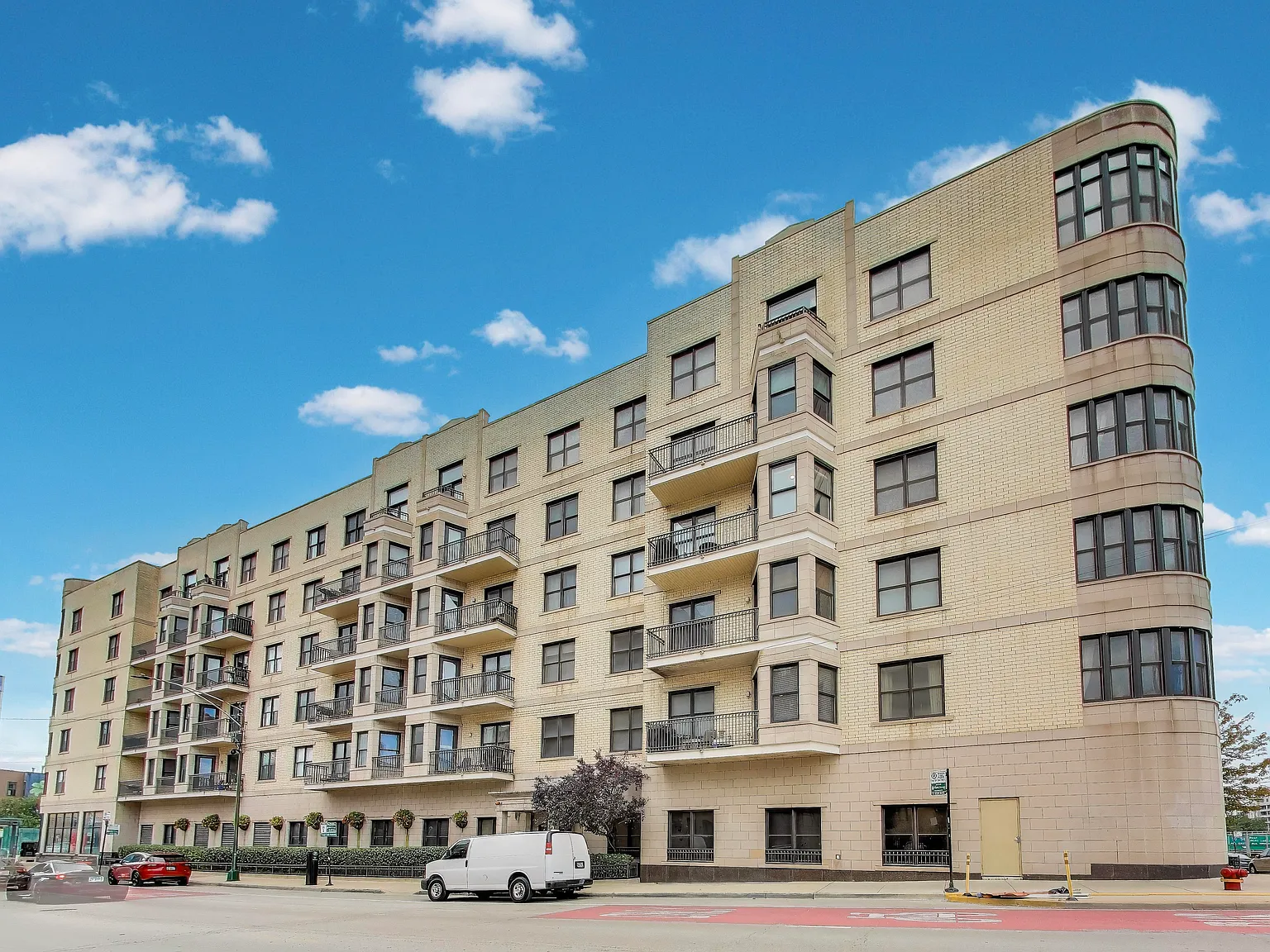 2 bed, 1250 sqft, $3,250 — Photo 1