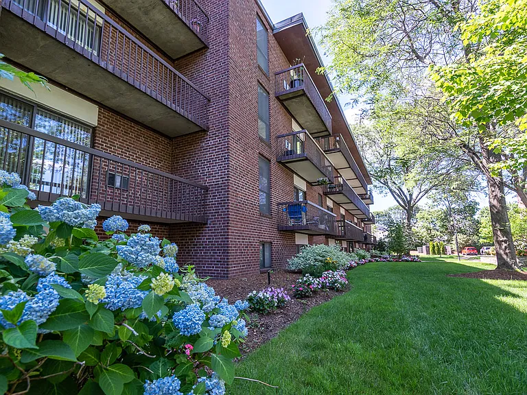 Quincy Commons — Photo 13
