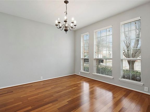 5th image of 4124 Lone Oak Ln
