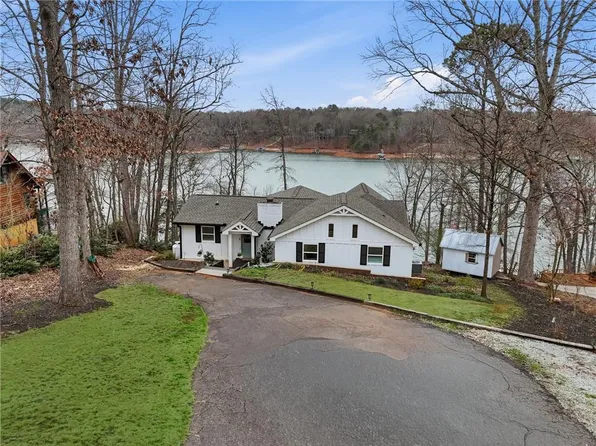214 Sugar Cane Dr, Hartwell, GA 30643