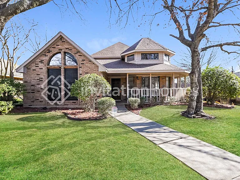 1806 Seabrook Dr — Photo 1