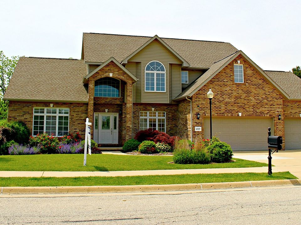 1st image of 6727 N Greenwich Pl