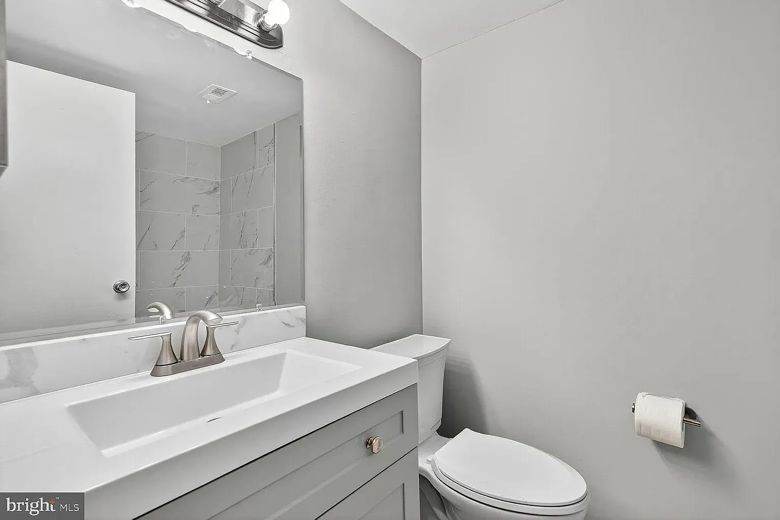 2 bed, 1.0 bath, 1049 sqft, $1,499 — Photo 2