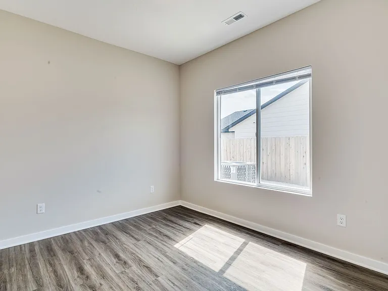 1730 E Watervale Ct — Photo 8