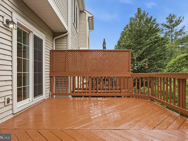 7035 Kings Manor Dr — Photo 22