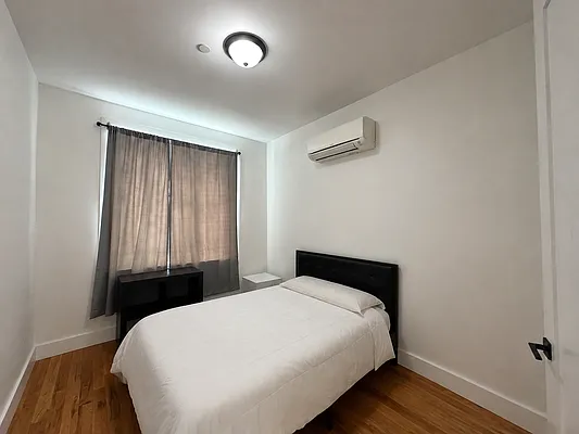 Bedroom, photo 5