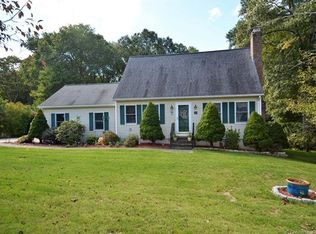 27 Oak Leaf Dr, Colchester, CT 06415