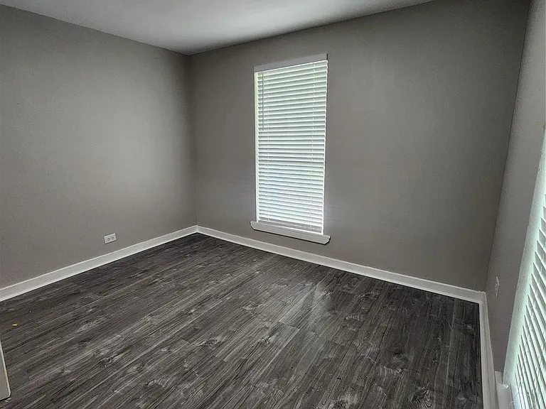 6203 Hoffman St — Photo 14