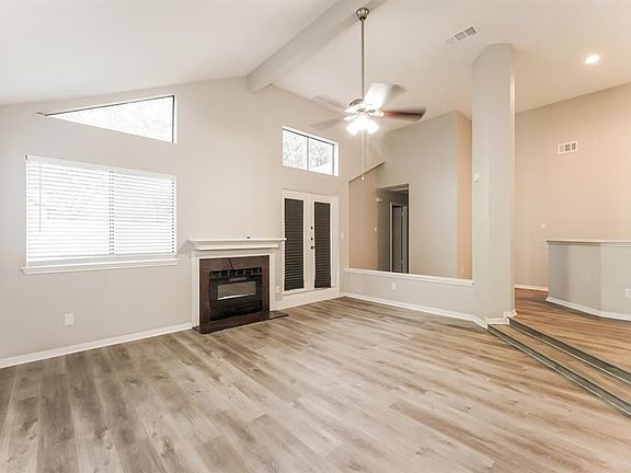 4th image of 1407 Roundstone Dr