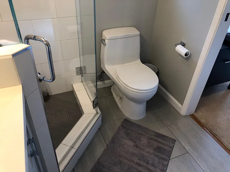 2493 Whitethorne Dr — Photo 18