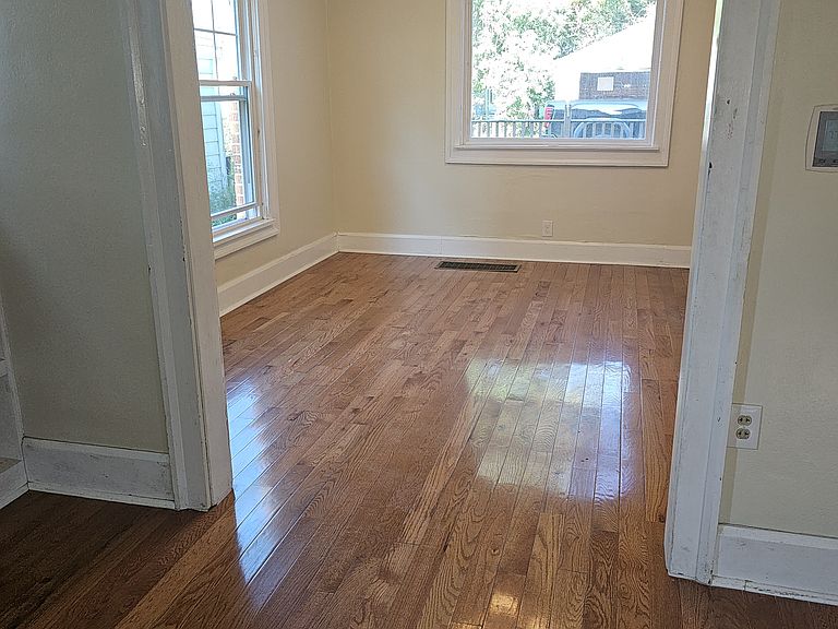 This 1568 square foot single family home has 3 bedrooms and 2.0 bathrooms. This home is located at 172 Western Ave, Mansfield, OH 44906. — photo 10