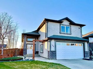 416 S Haru Moriyama Pl N, Lethbridge, AB T1H5P1