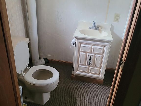 5th image of 106 Pecor St #1/2