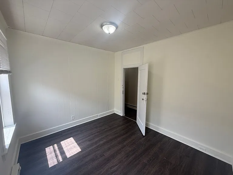 113 W Main St — Photo 8