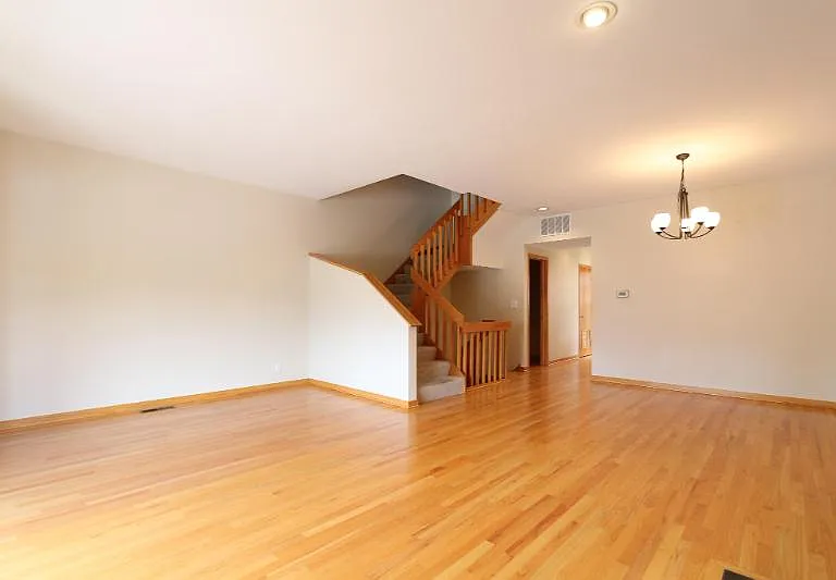 604 S Loomis St — Photo 7