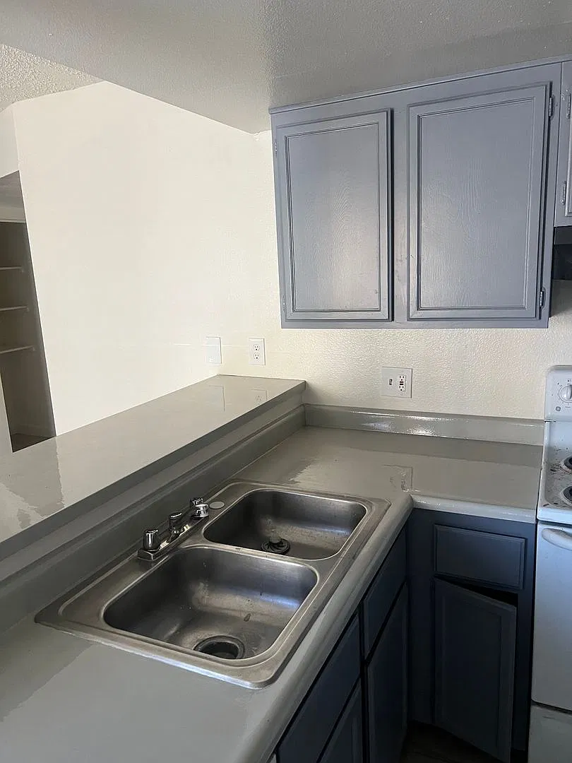 2 Bedroom 2 Bath Craig & Nellis — Photo 1