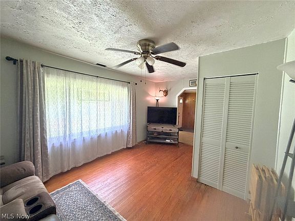 5th image of 3936 Laurel Creek Rd