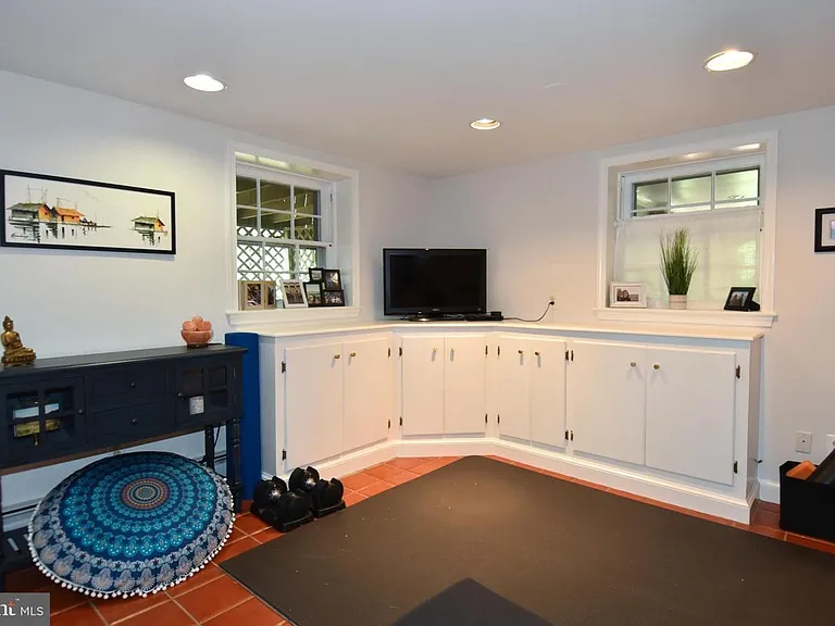 710 W View Ter — Photo 47
