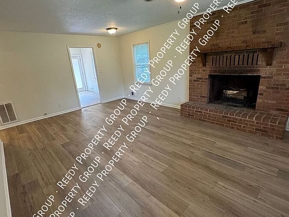 2nd image of 133 Clint Ct #B