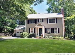 41 Ridgeley St, Darien, CT 06820