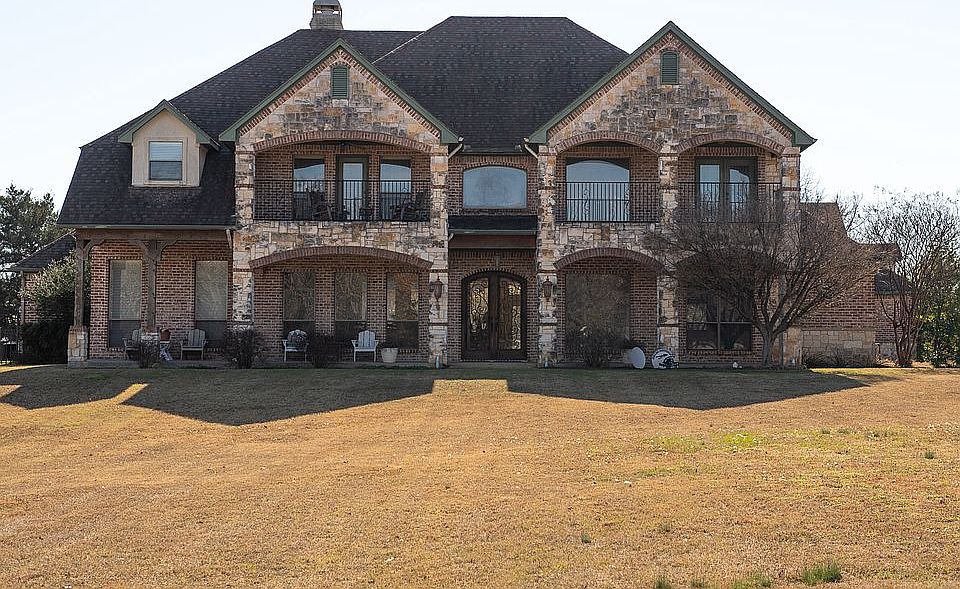 1st image of 921 Double Springs Ln