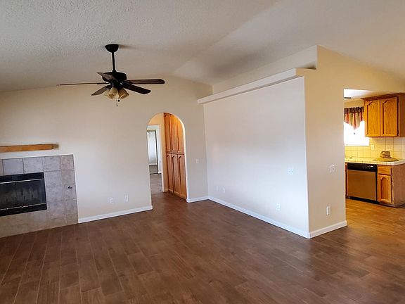 3rd image of 18760 Live Oak St