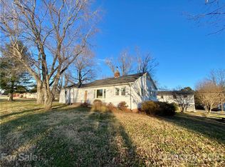 4010 16th St NE, Hickory, NC 28601