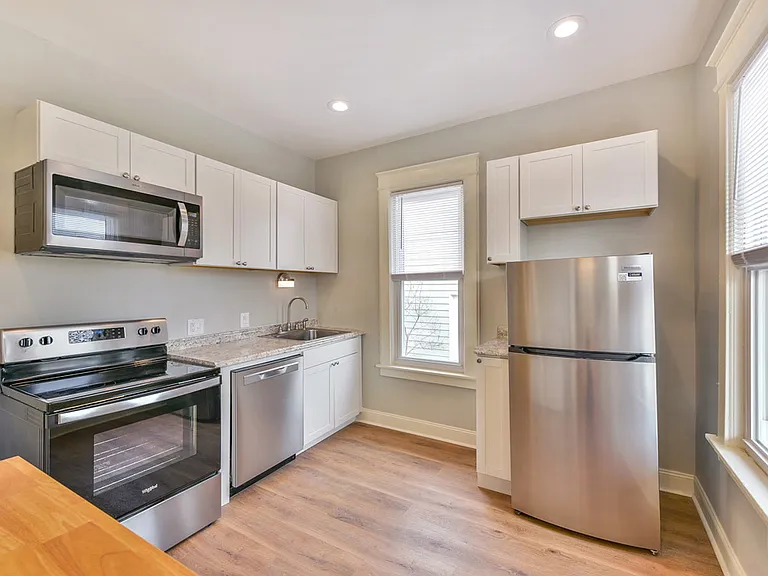 3756 S Whitnall Ave — Photo 11