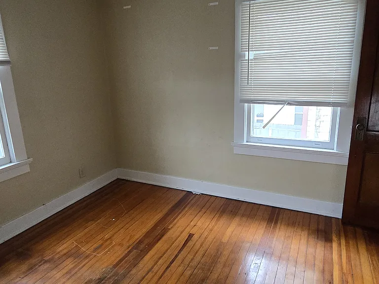 32 Gebhart St — Photo 7