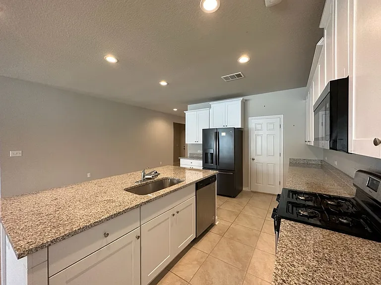 10901 Mickelson Dr — Photo 8