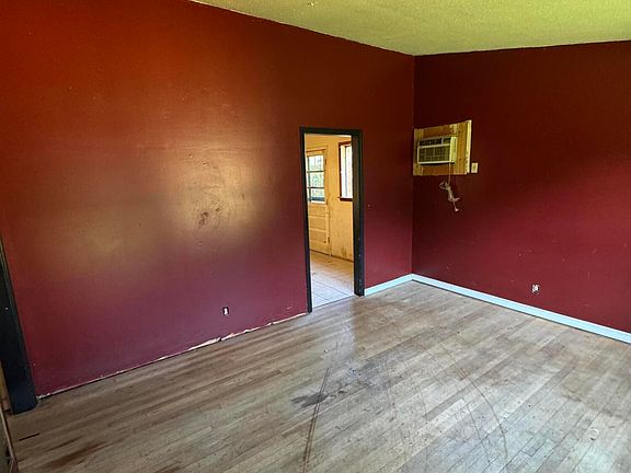5th image of 1843 Whitehead Dr