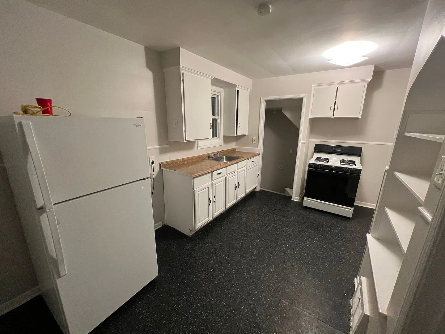 3 Bed 1 Bath bungalow with basement on eastside of Detroit- Fresh paint, refinished floors! — Photo 2