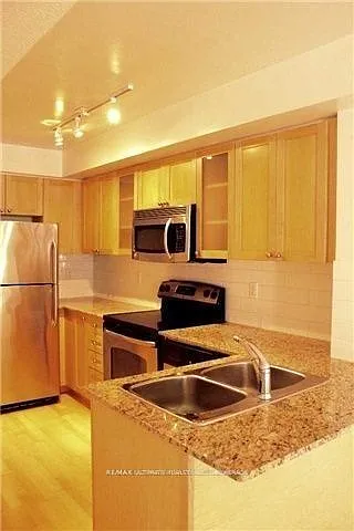 761 Bay St #303 — Photo 4