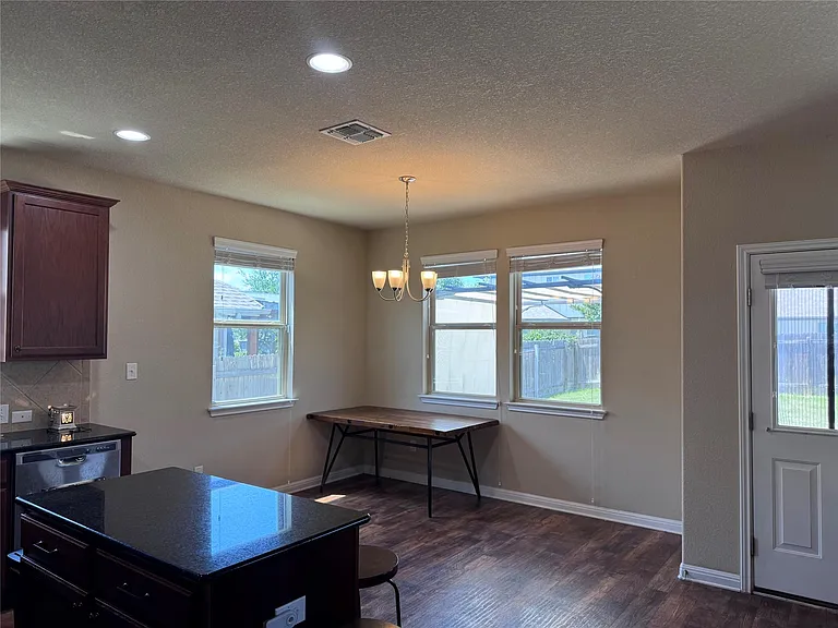321 Callahan Ln — Photo 15