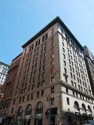 Sold by Sotheby's International Realty | media 18