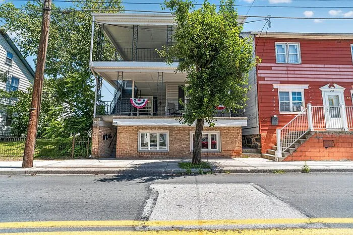 256 S Washington St #BASEMENT — Photo 19