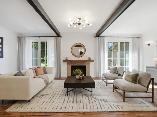 524 Sand Hill Cir, Menlo Park, CA 94025