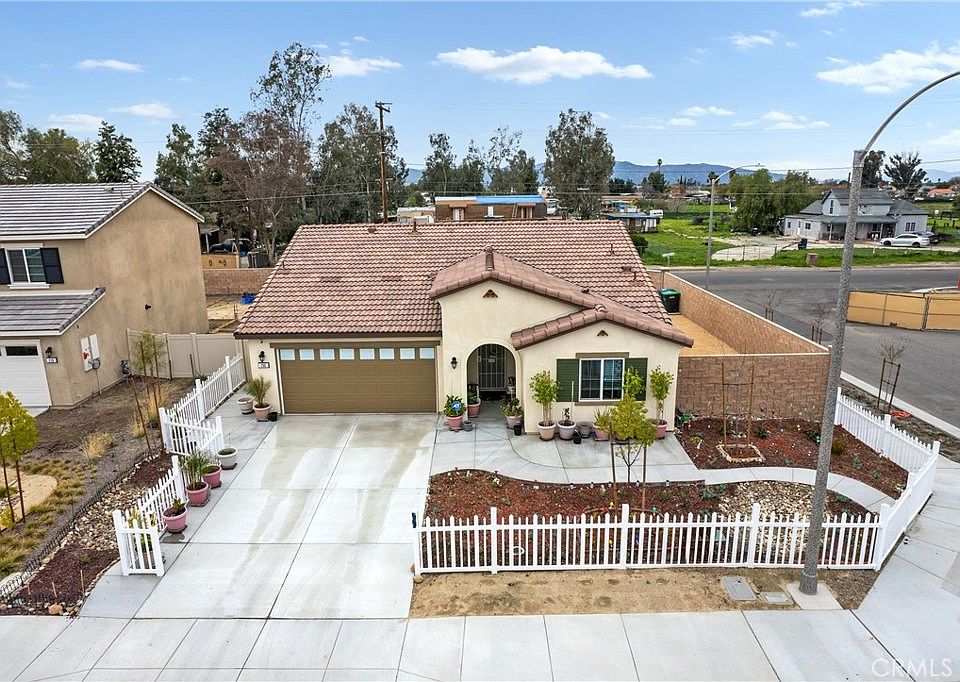 1st image of 200 Evergold Sedge Ln
