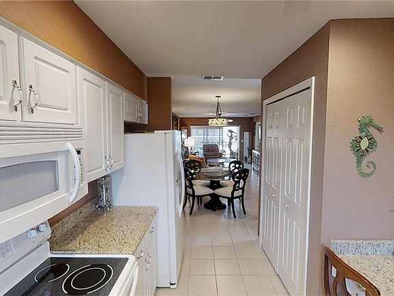 5th image of 838 SW 47th Ter APT B203