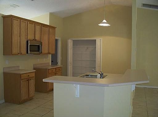 KITCHEN WITH EATING SPACE